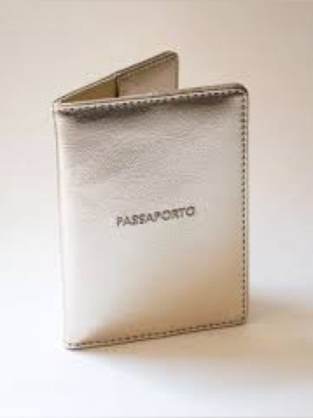 COACH Smooth Leather Gold Passport Cover Passport Holder - Picture 12 of 13